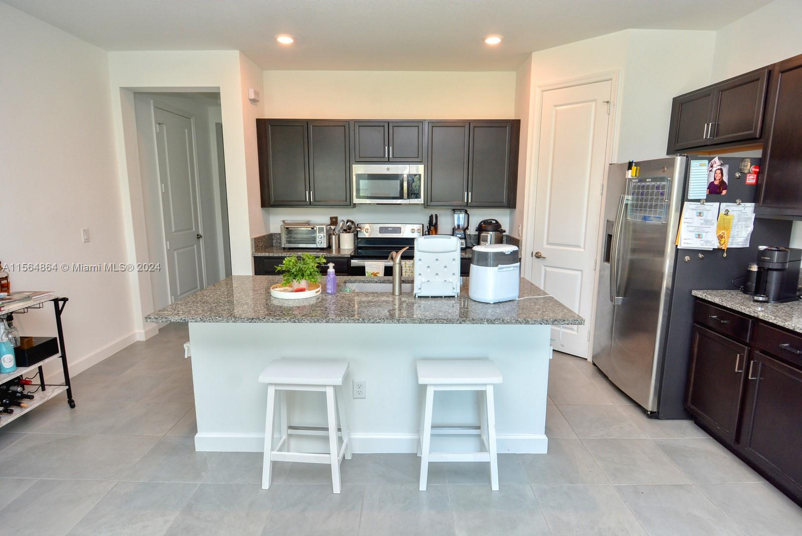 1009 Kapok Ln
