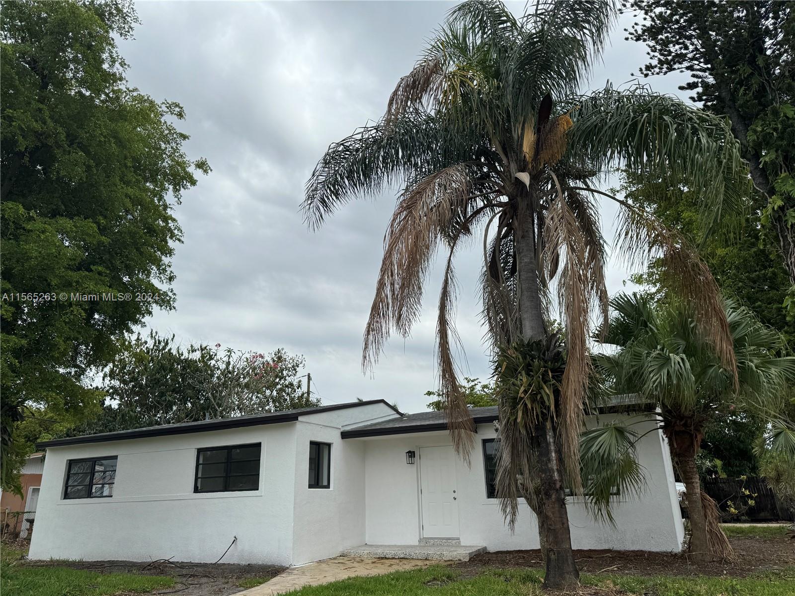 1090 NW 197th Ter