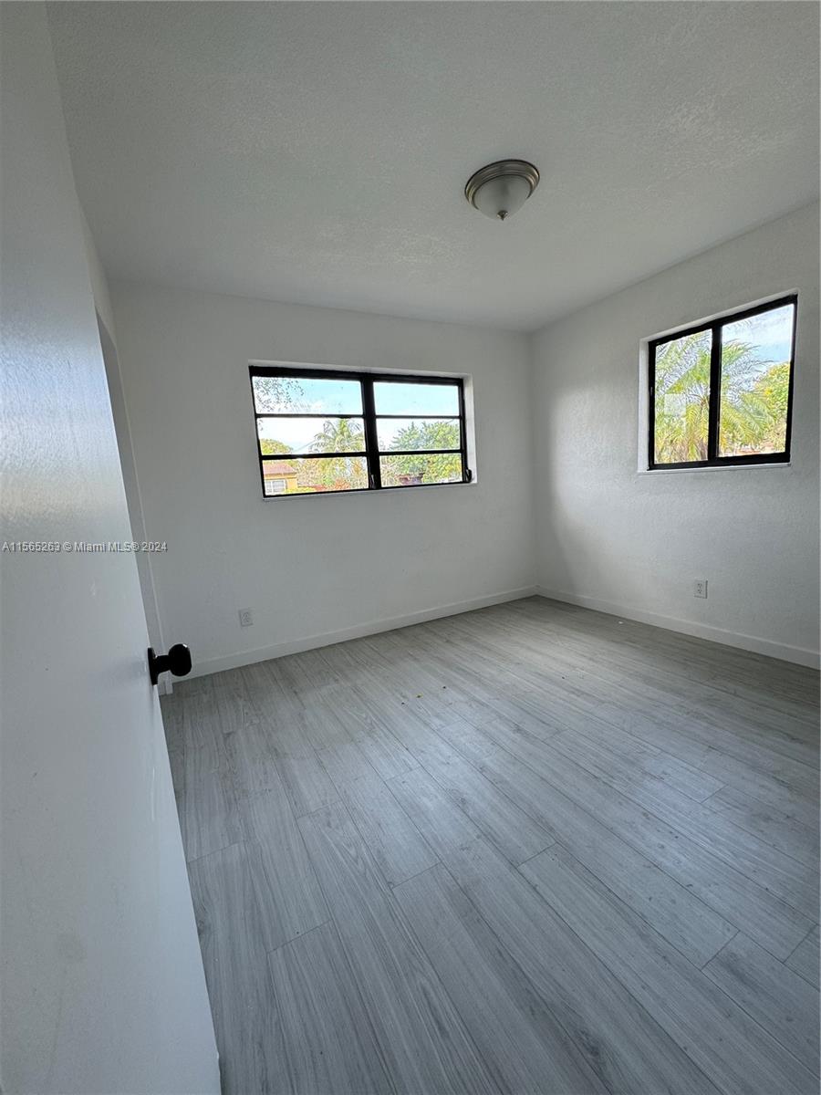1090 NW 197th Ter