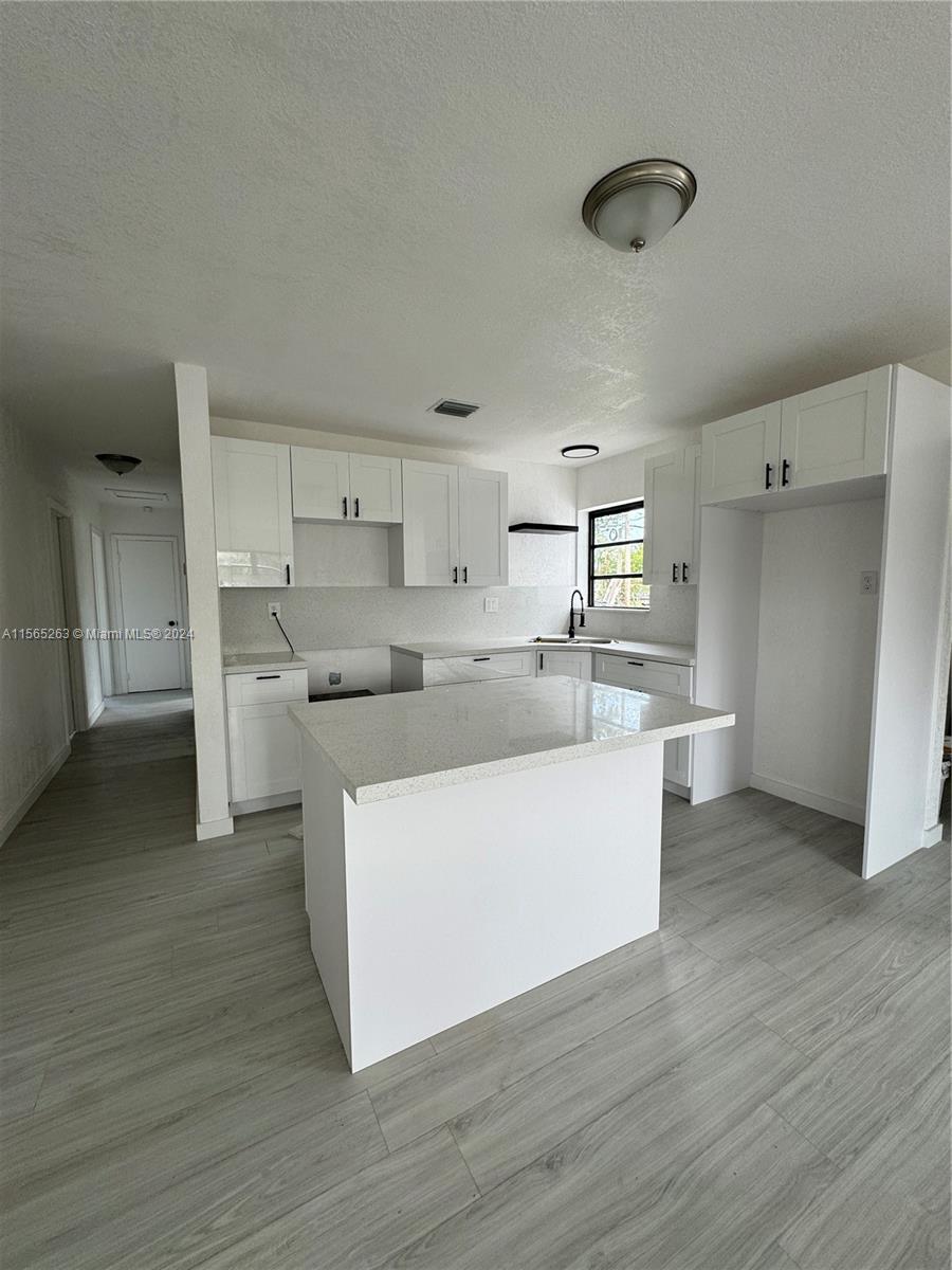 1090 NW 197th Ter
