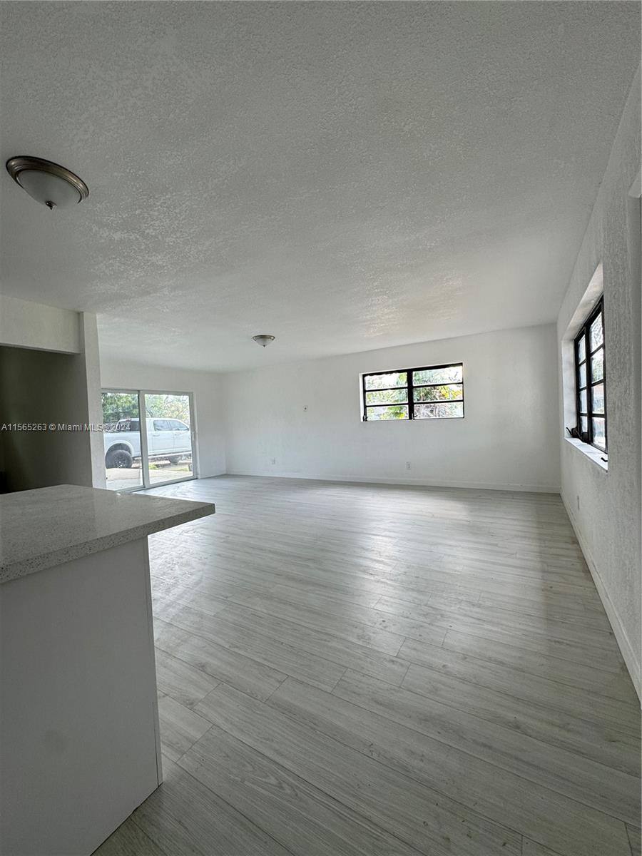 1090 NW 197th Ter