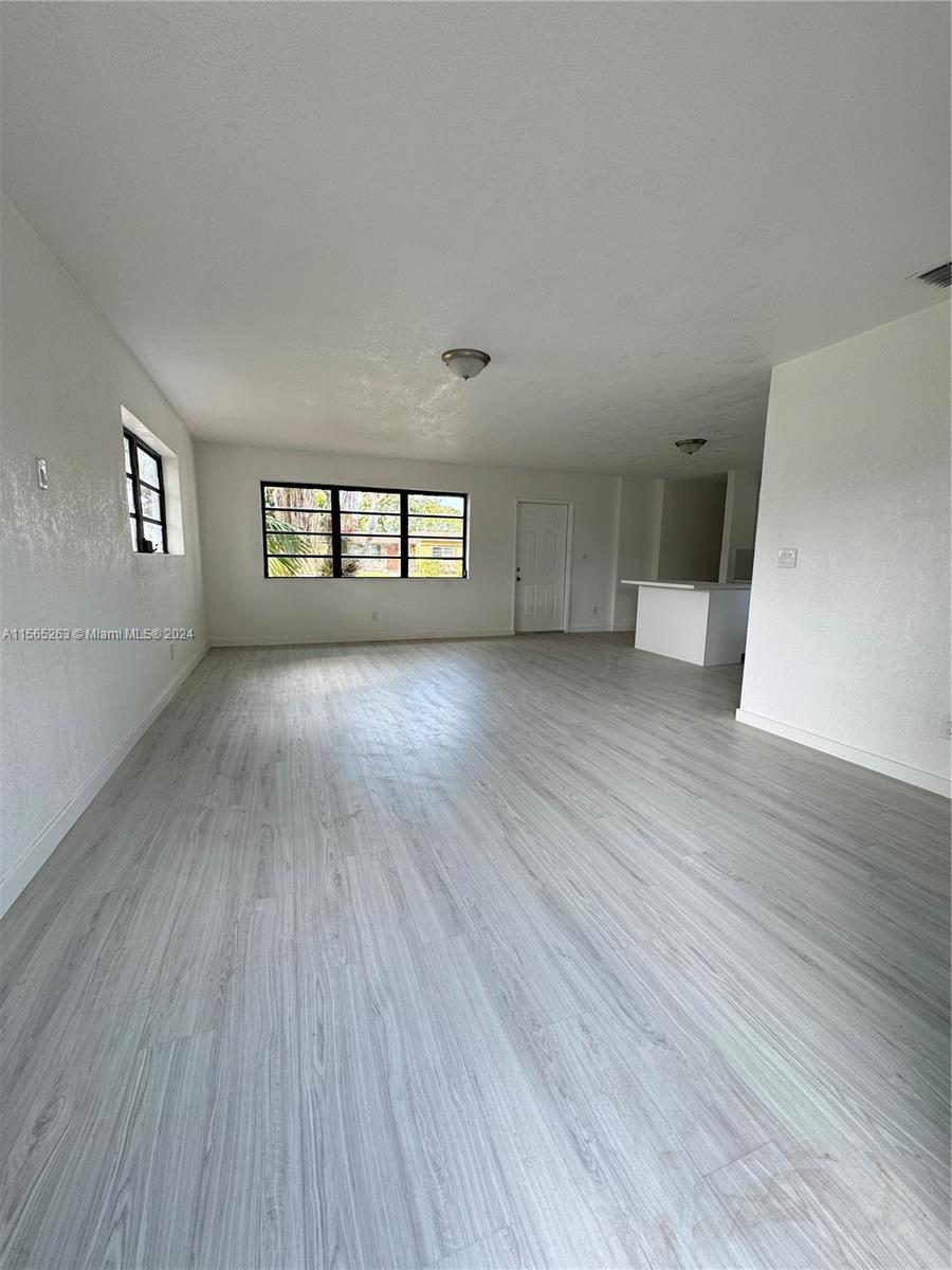 1090 NW 197th Ter