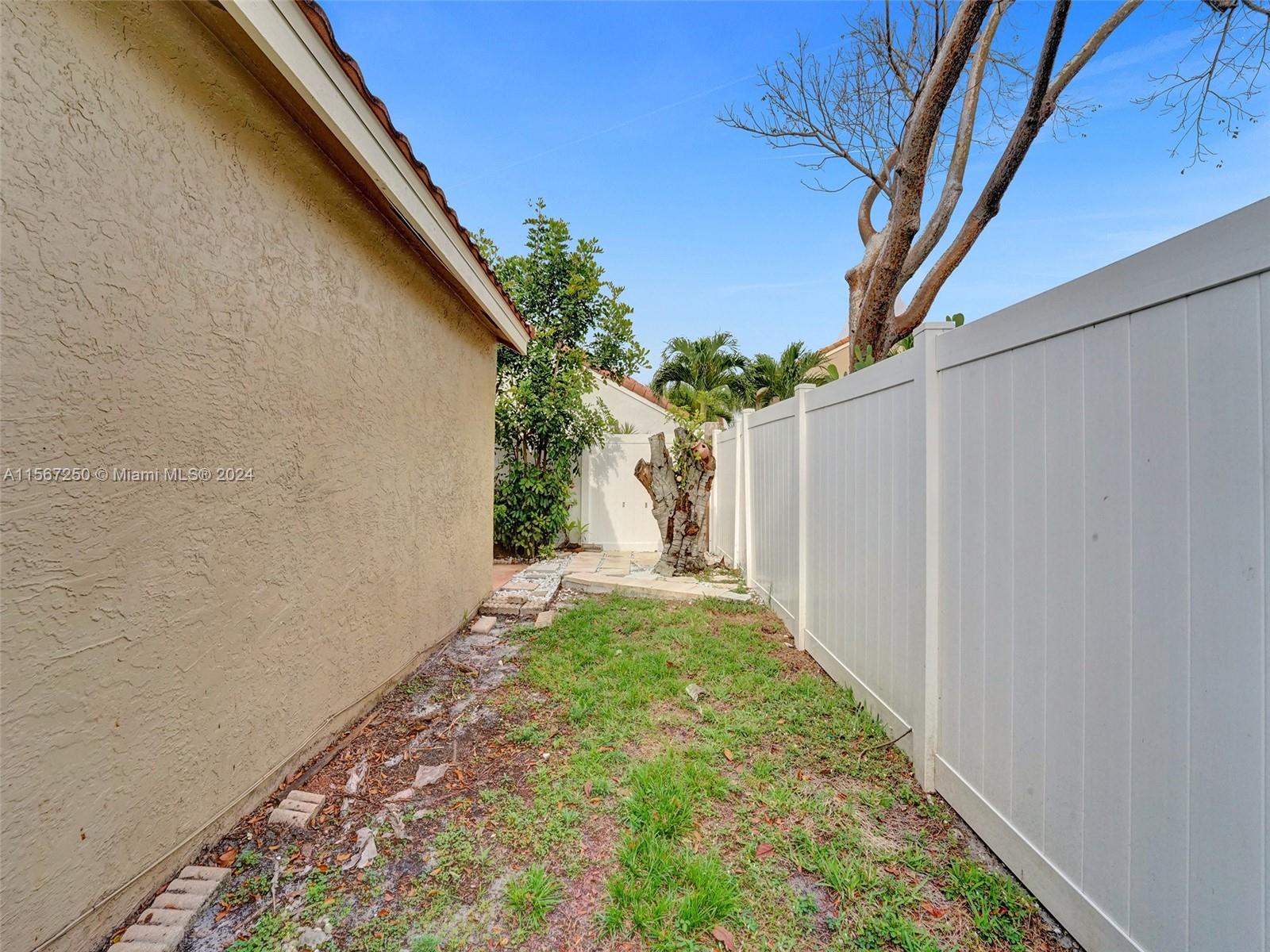 7665 NW 61st Ave # 7665