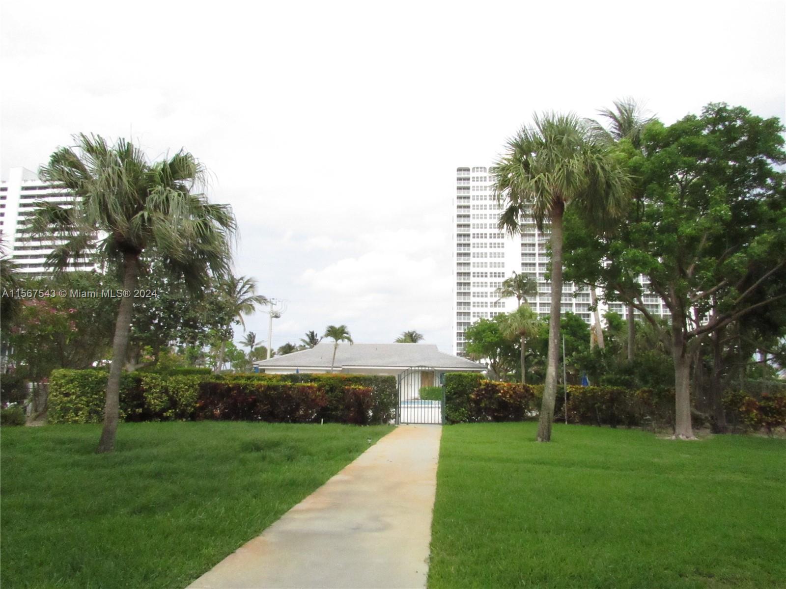 2700 Banyan Rd # 7