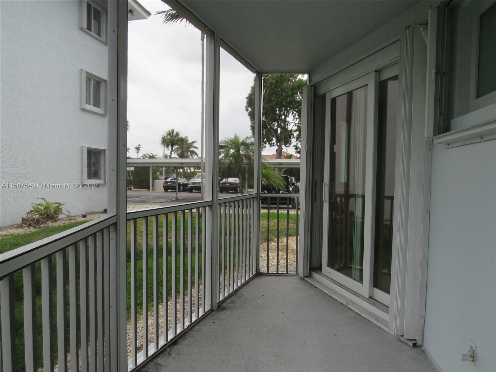 2700 Banyan Rd # 7