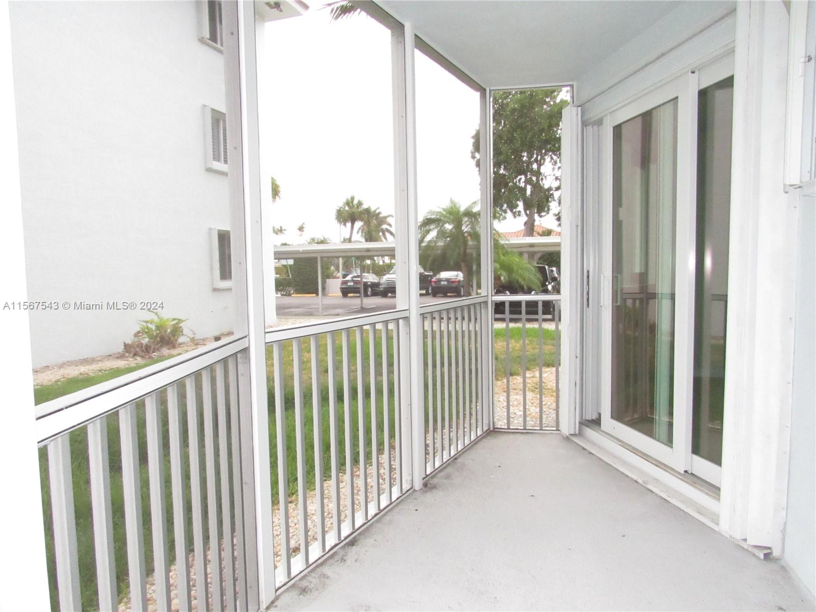 2700 Banyan Rd # 7