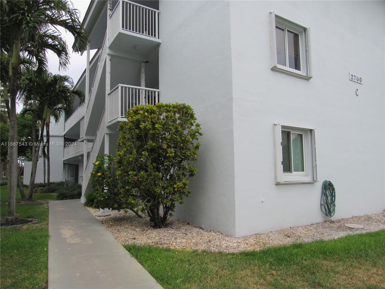 2700 Banyan Rd # 7