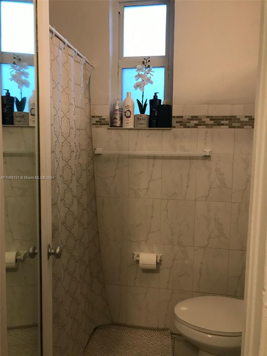 1606 Jefferson Ave # 4