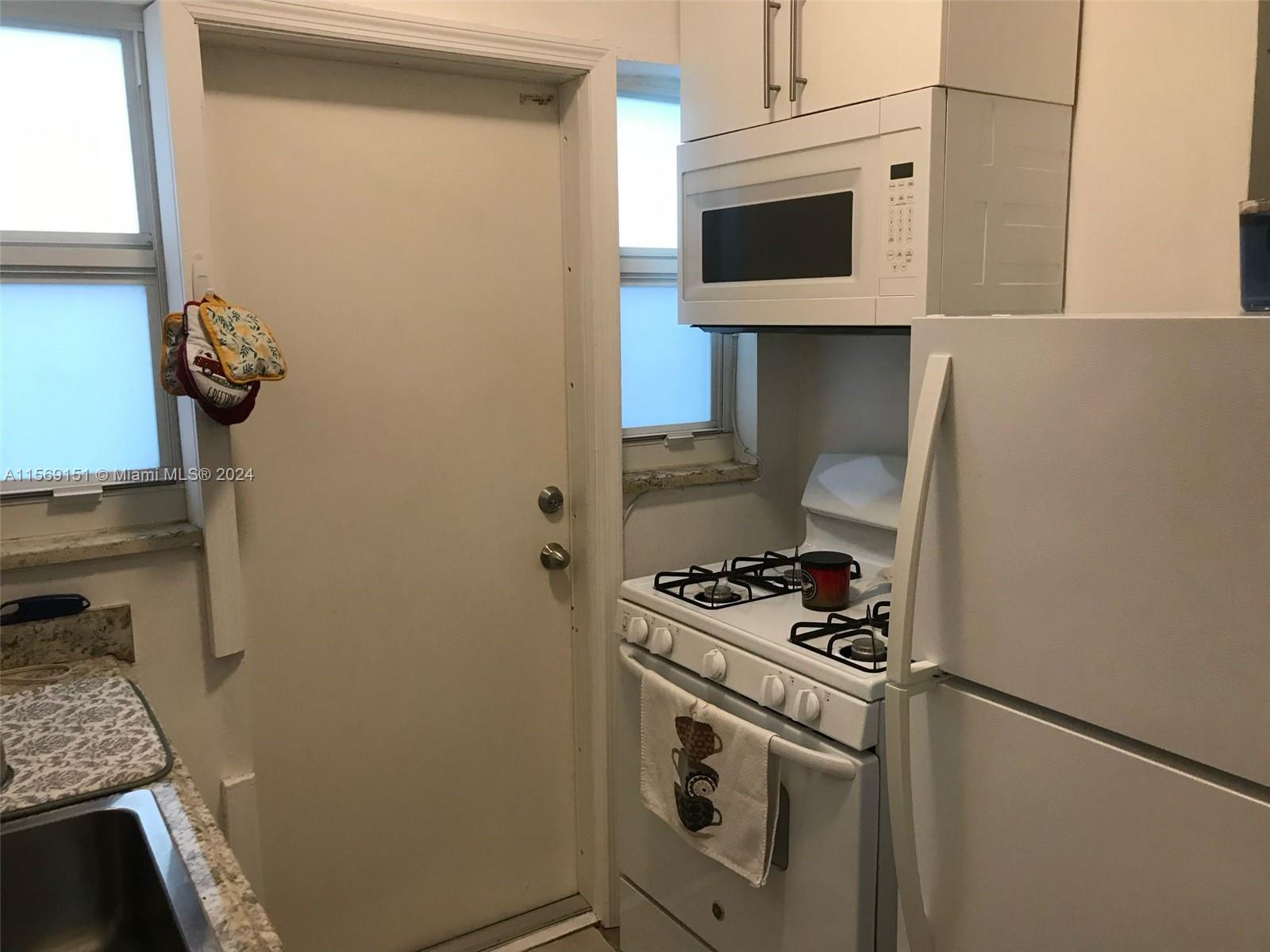 1606 Jefferson Ave # 4