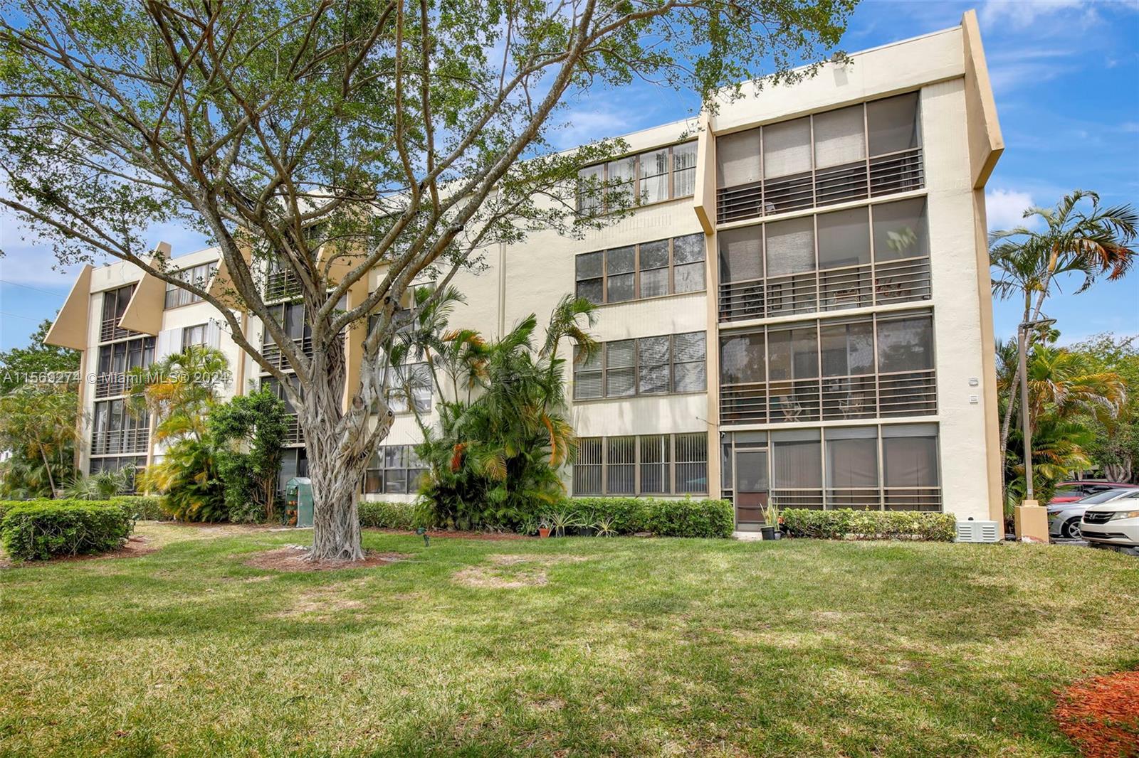 20381 NE 30th Ave # 7 Unit: 124-7