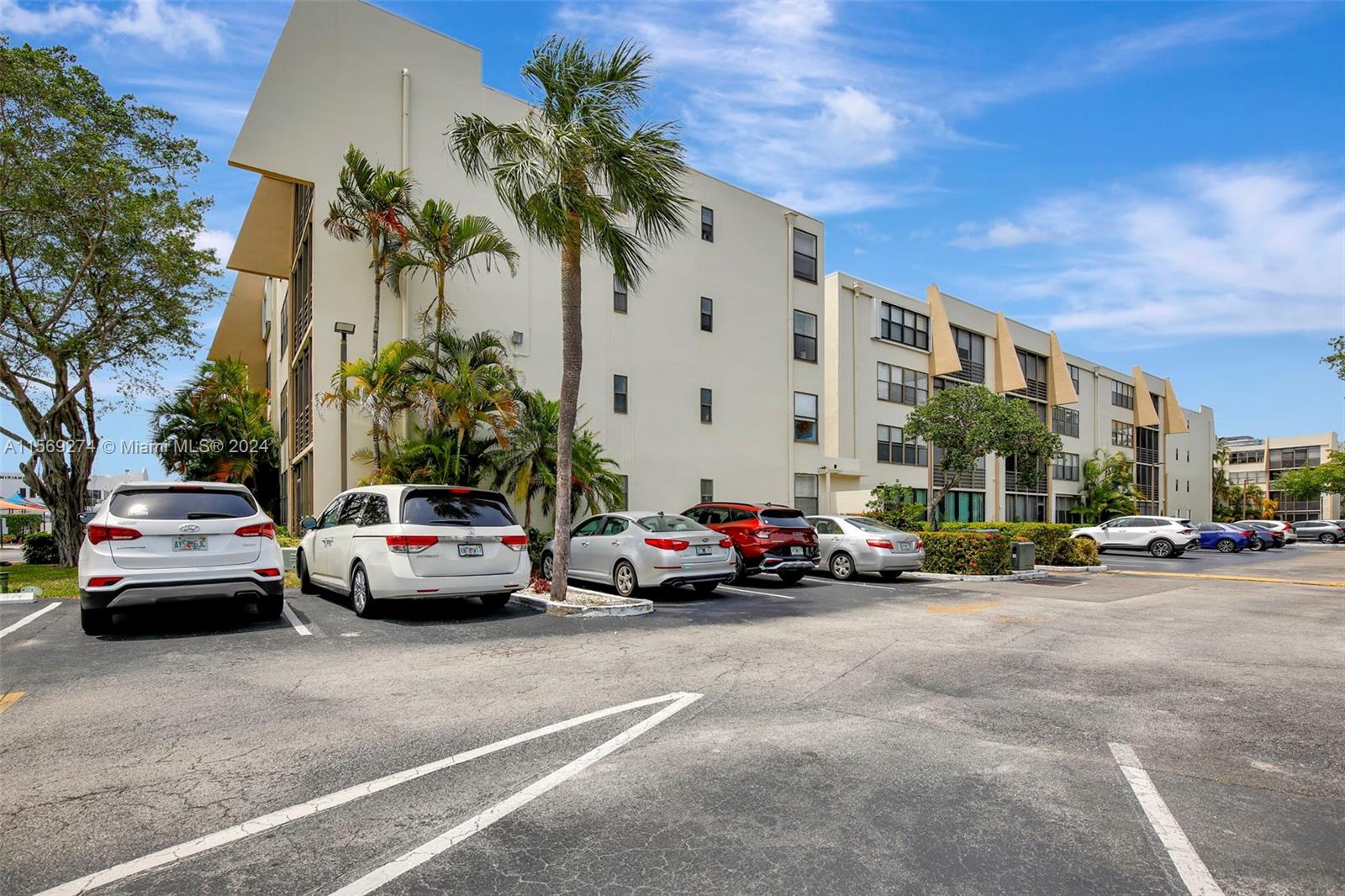 20381 NE 30th Ave # 7 Unit: 124-7