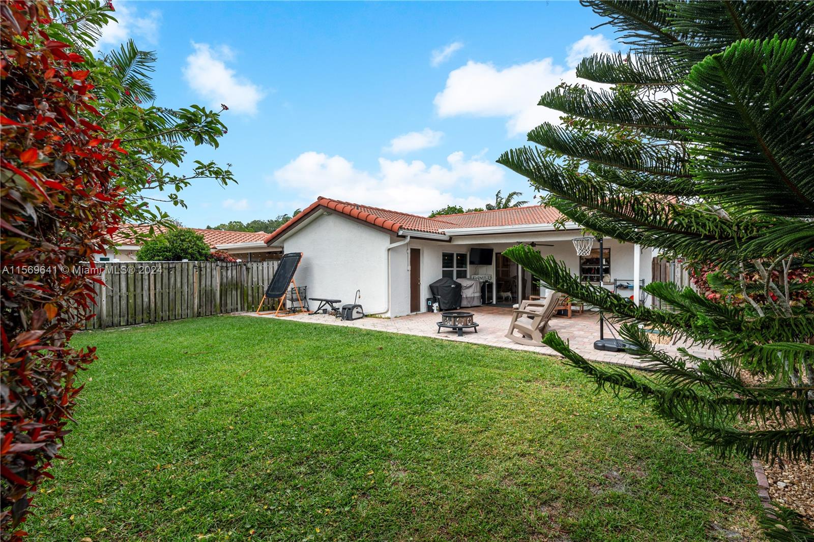 2735 NW 92nd Ave