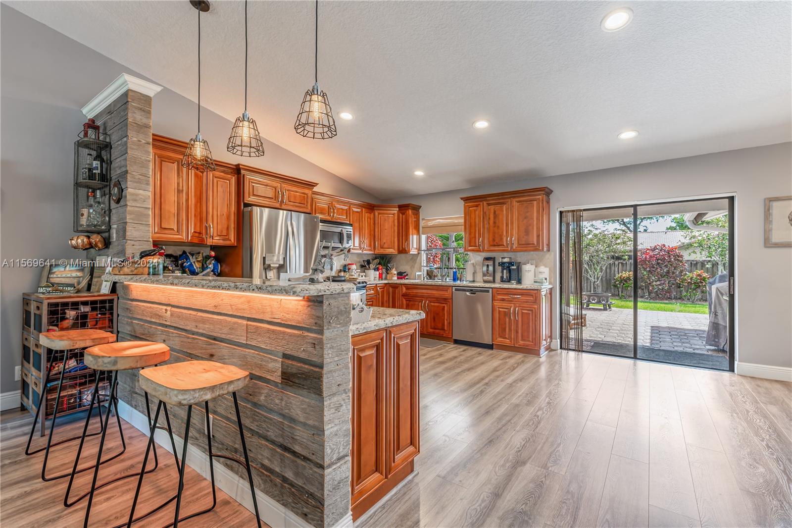 2735 NW 92nd Ave