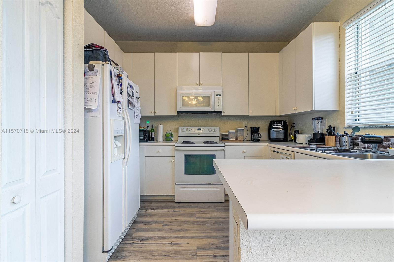 1128 NE 31st Ter