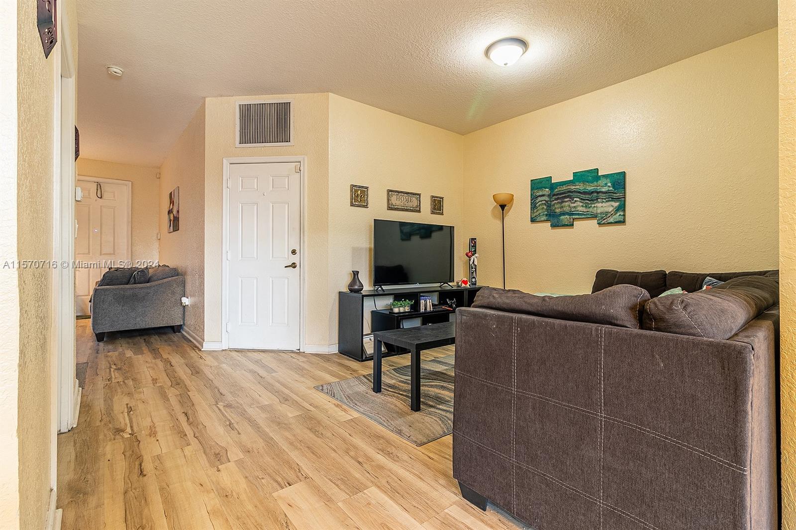 1128 NE 31st Ter