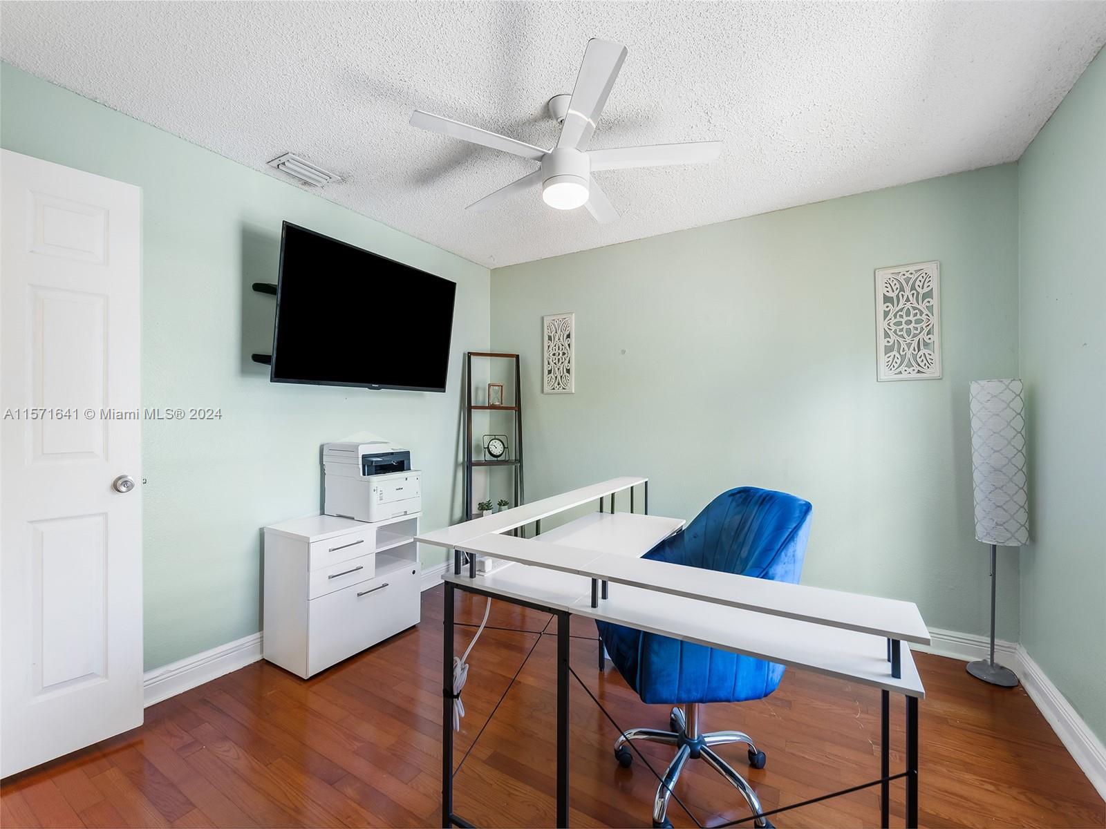10 Crossings Cir # F