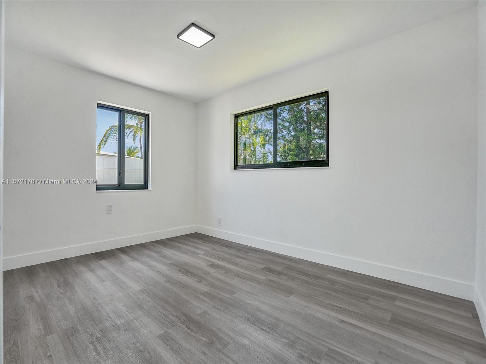 319 NE 12th Ave