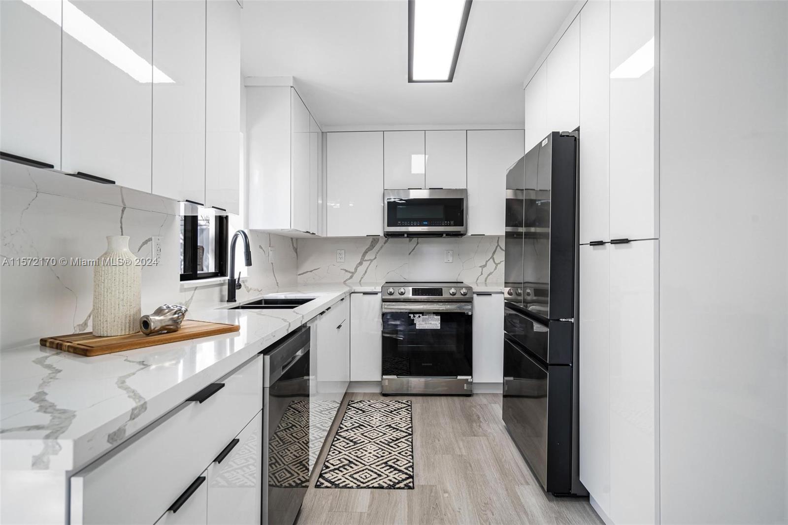 319 NE 12th Ave
