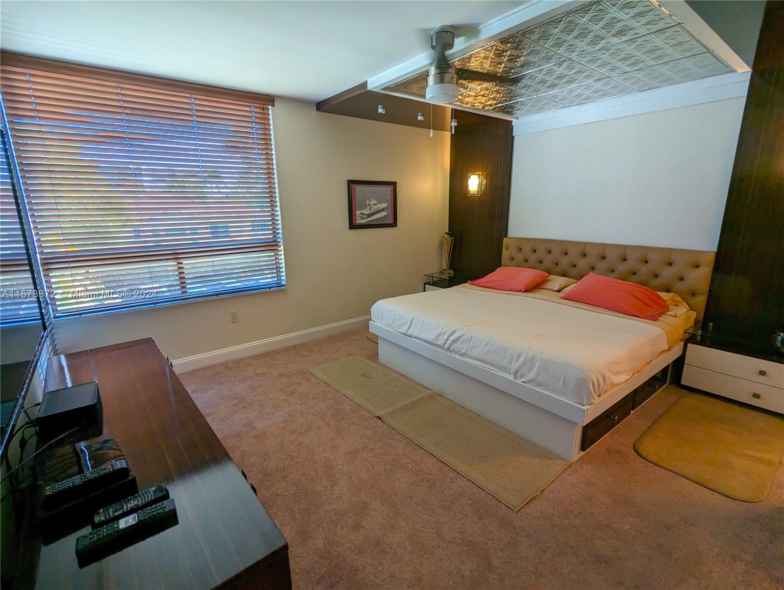 21085 NE 34th Ave # 1 Unit: 305-1