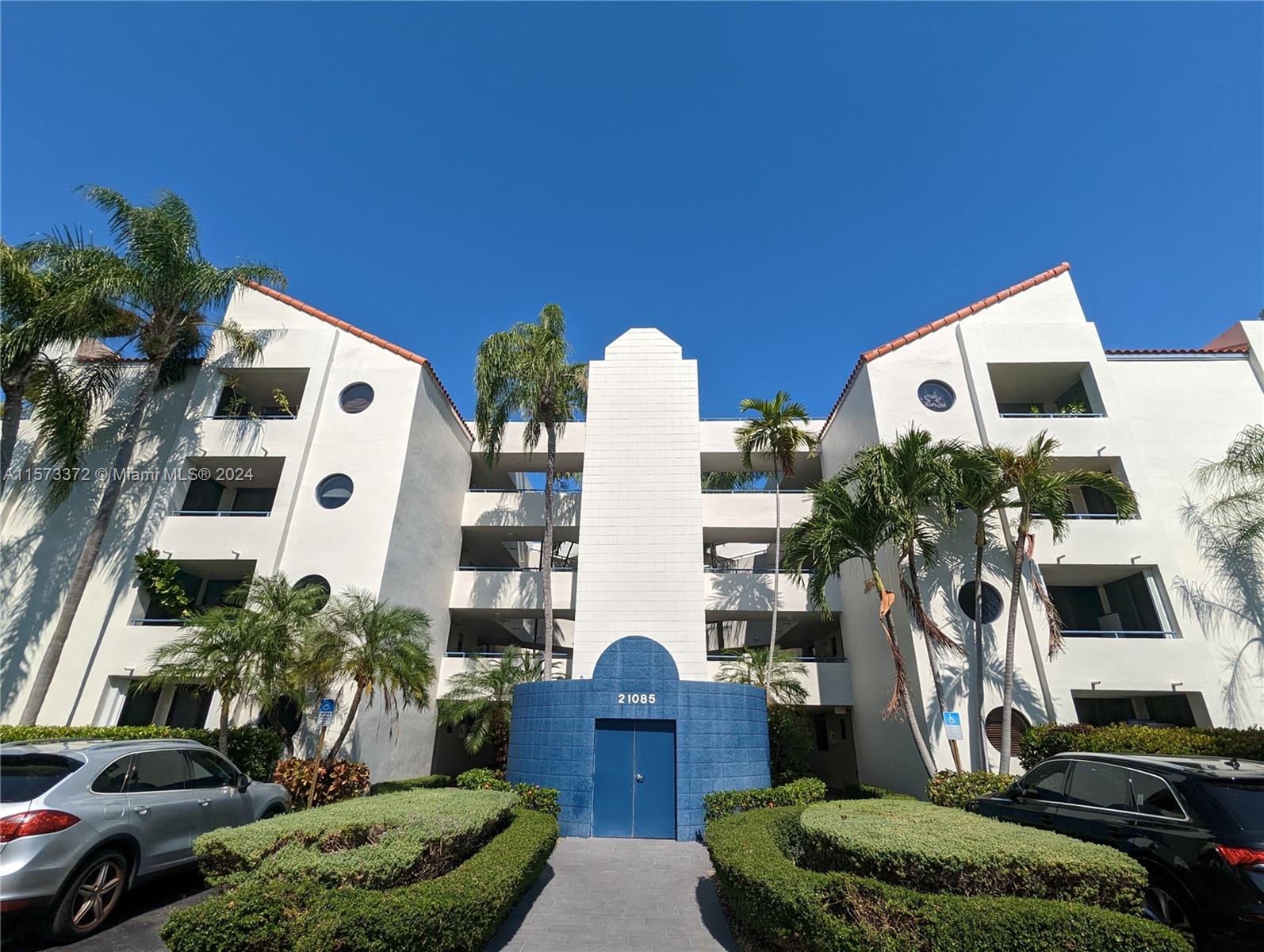 21085 NE 34th Ave # 1 Unit: 305-1