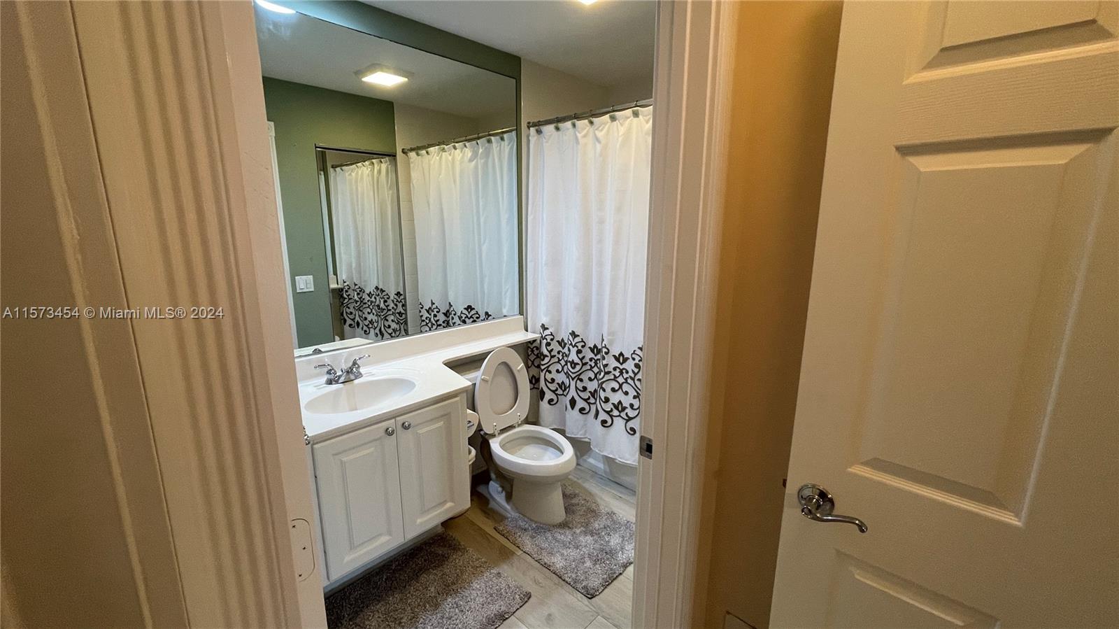 3208 Verdmont Ln # 3208