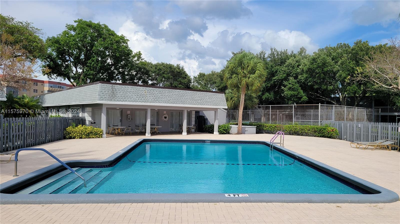 400 NW 70th Ave # 214