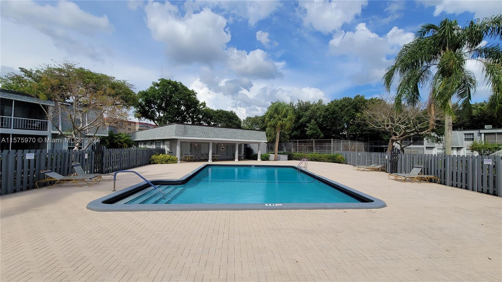 400 NW 70th Ave # 214