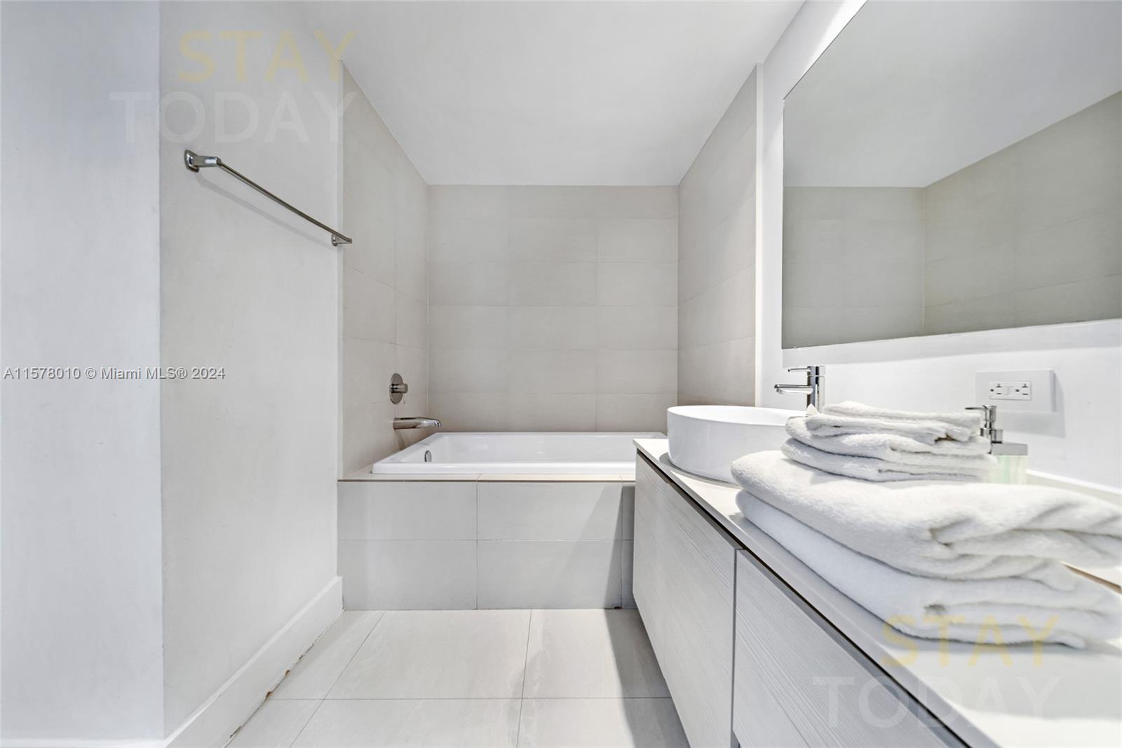 2600 E Hallandale Beach Blvd Unit: T2902