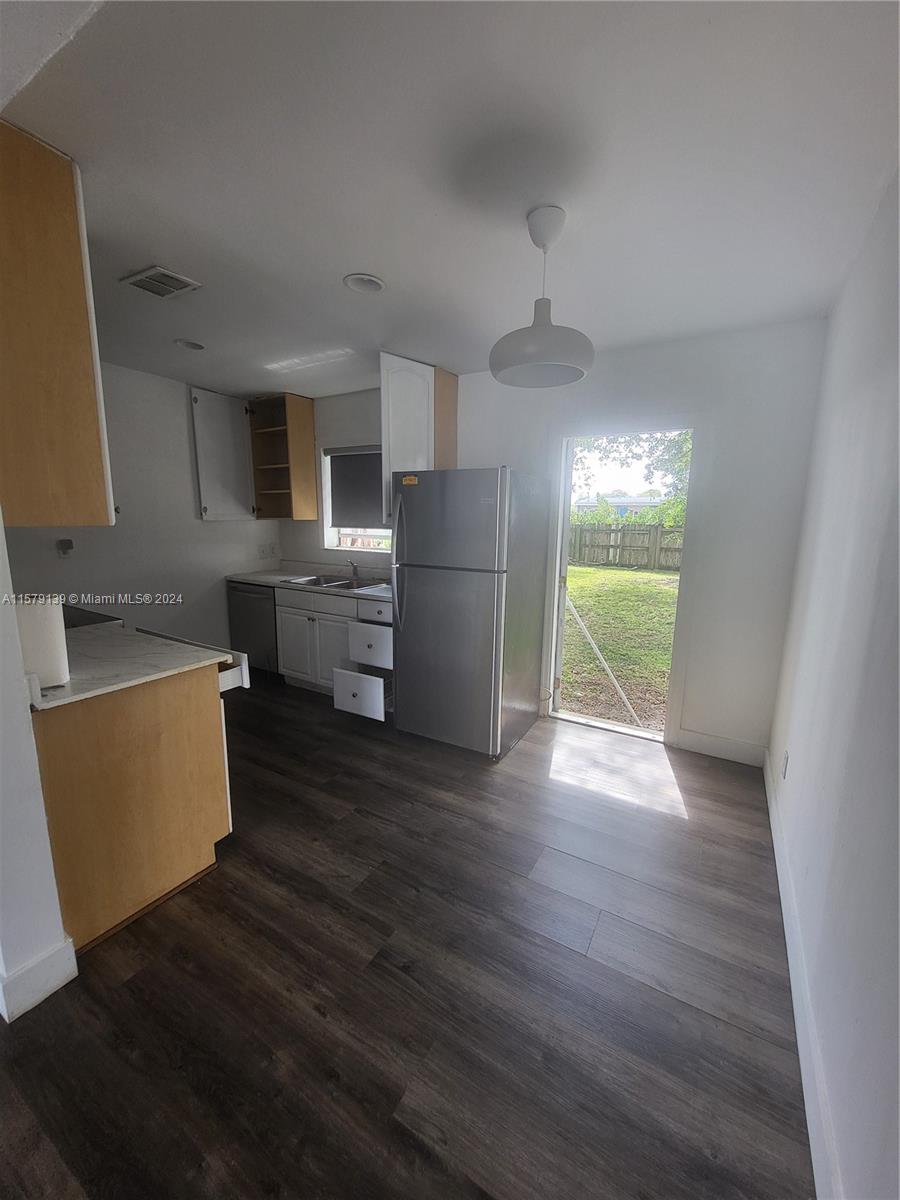 1402 NW 13th Ct