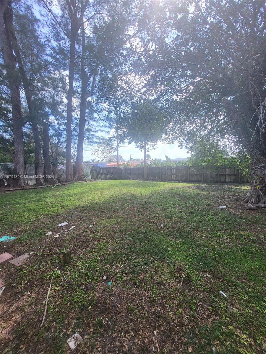 1402 NW 13th Ct