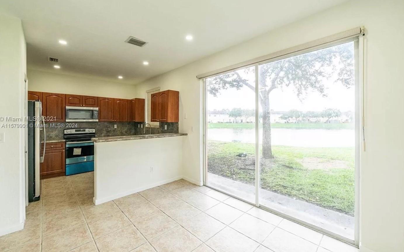 2802 SE 16th Ave # 125