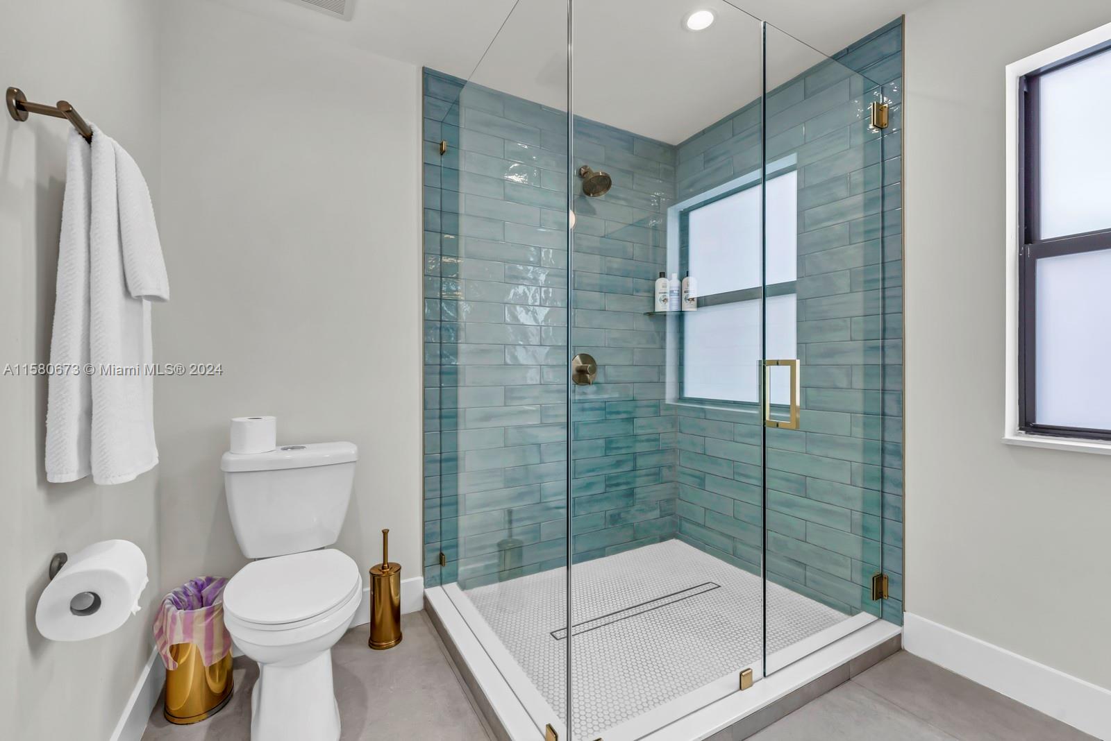 2809 NE 5th Ter