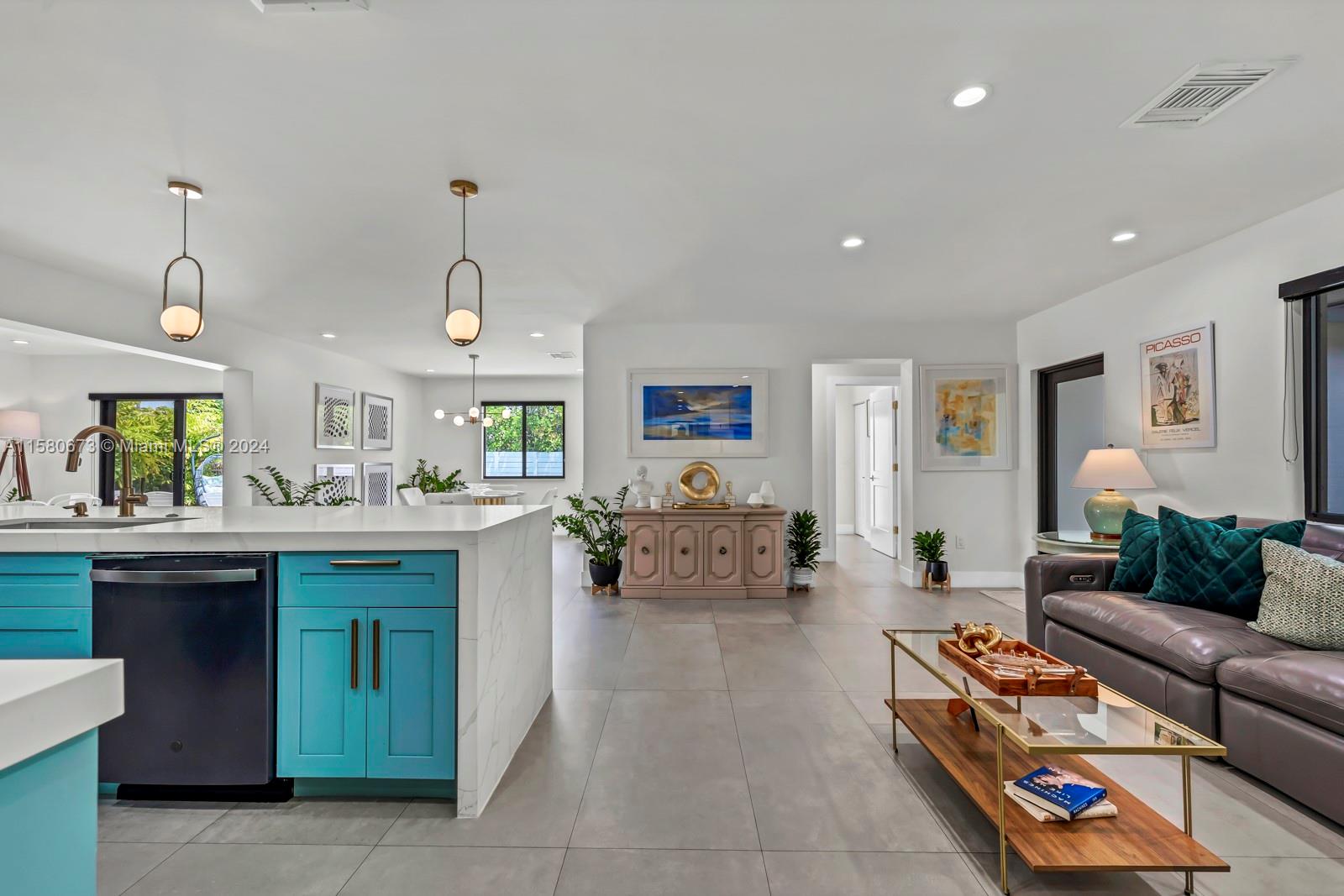2809 NE 5th Ter