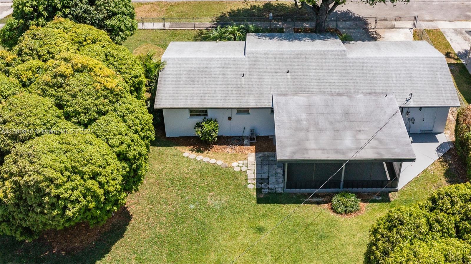 525 NW 14th St