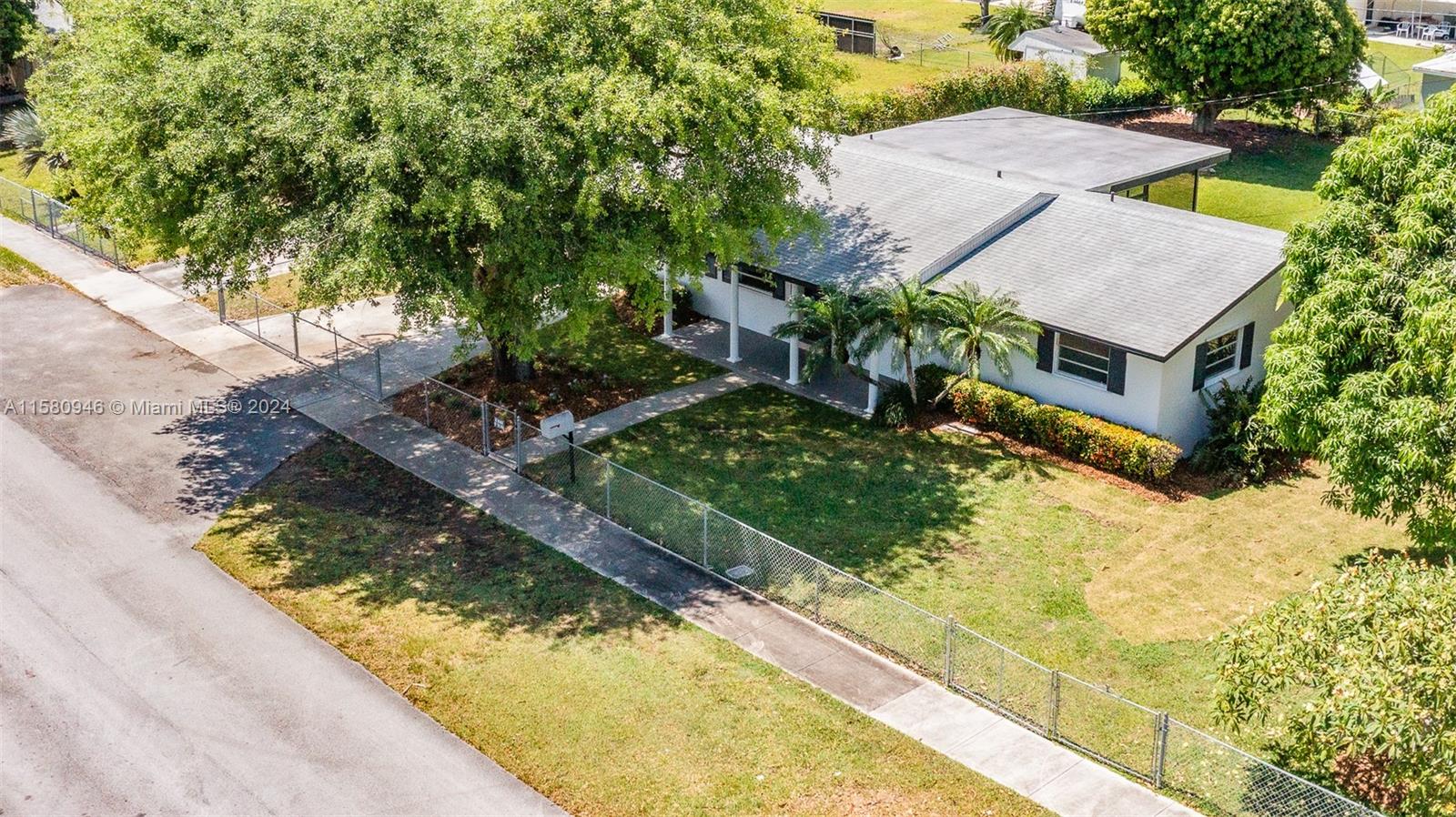 525 NW 14th St