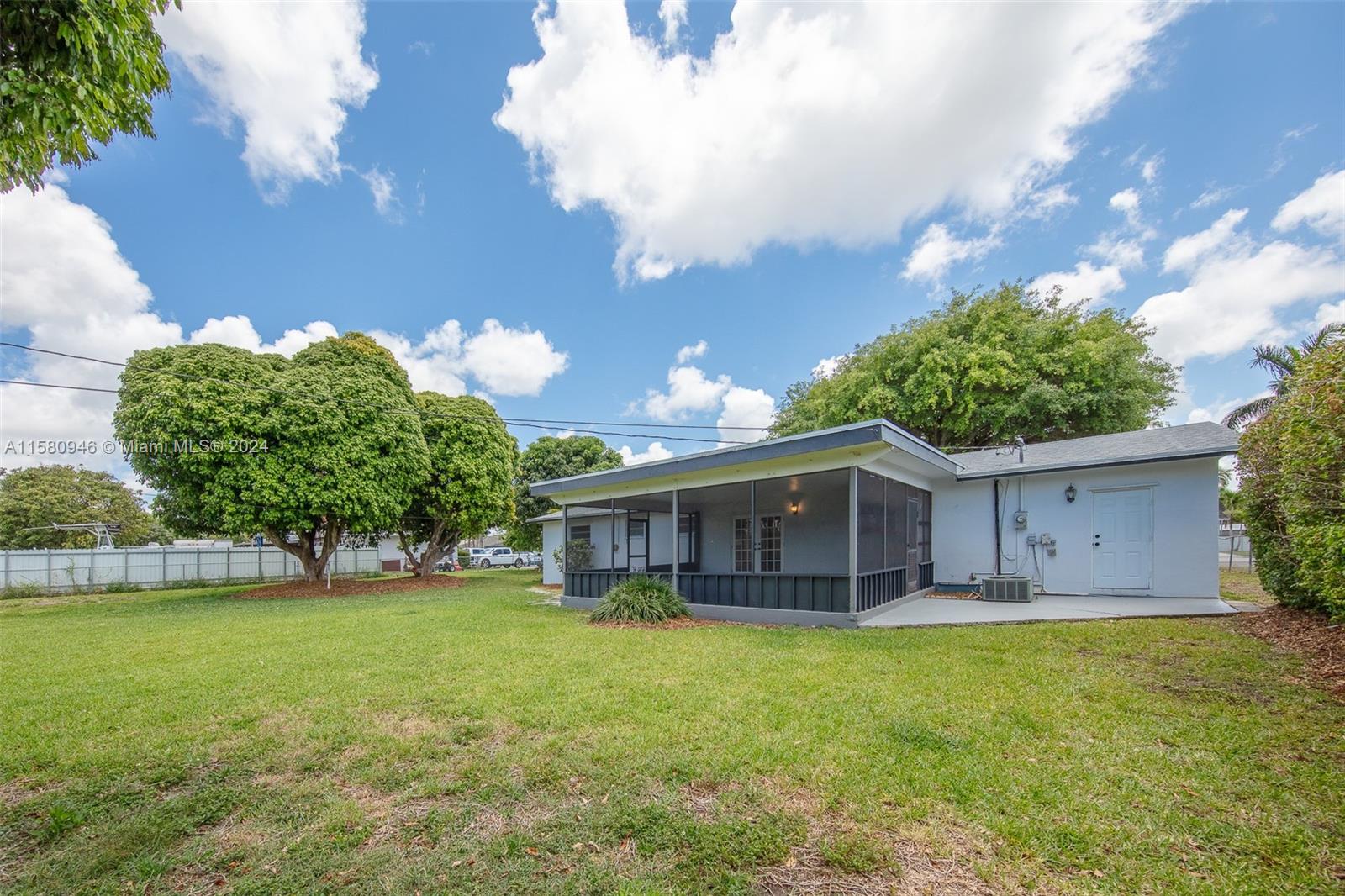 525 NW 14th St