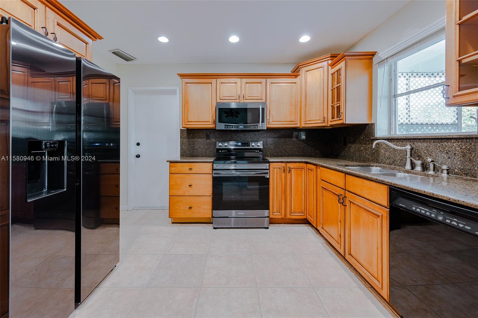 525 NW 14th St