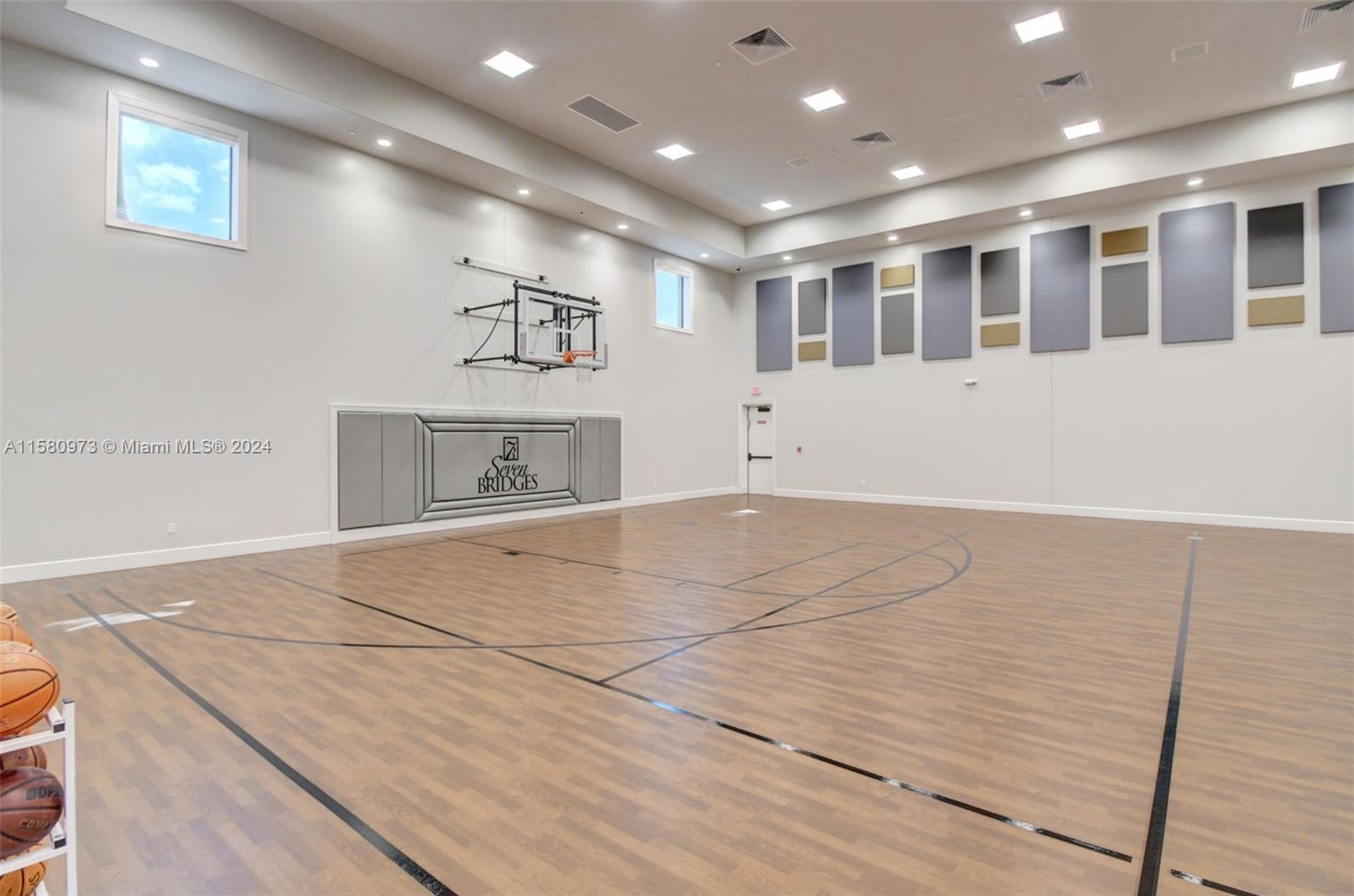 9331 Eden Roc Ct