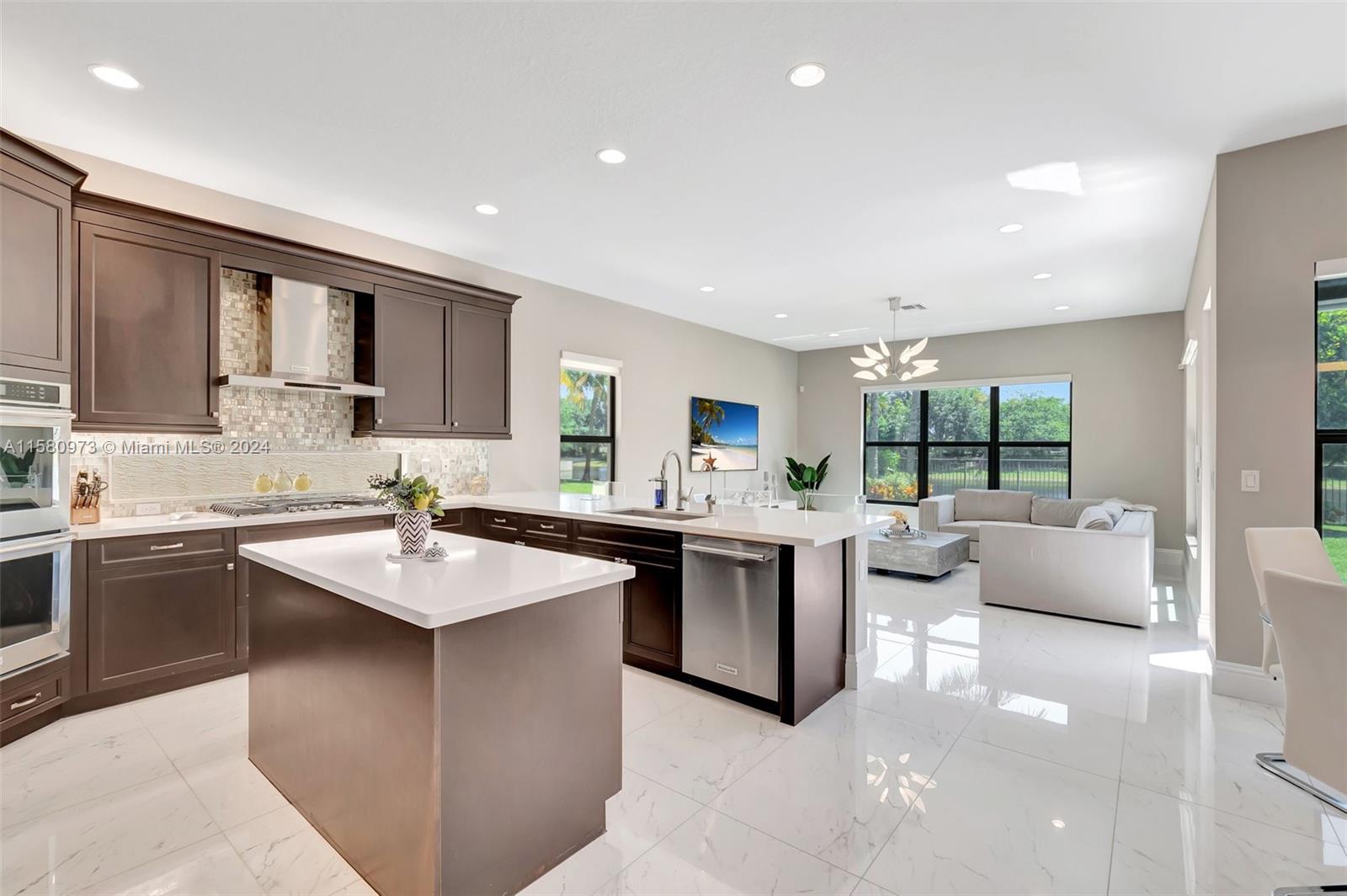 9331 Eden Roc Ct