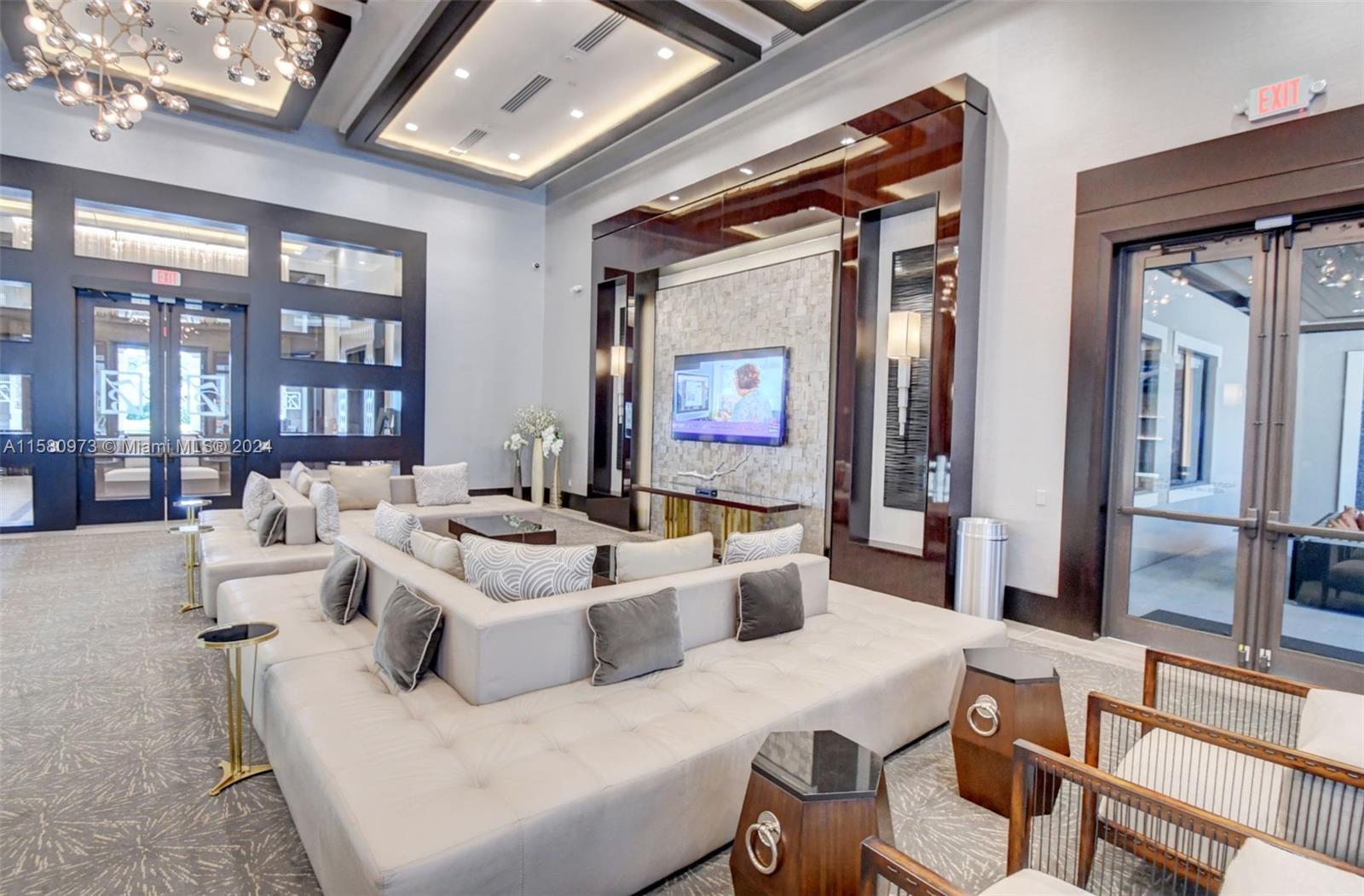 9331 Eden Roc Ct