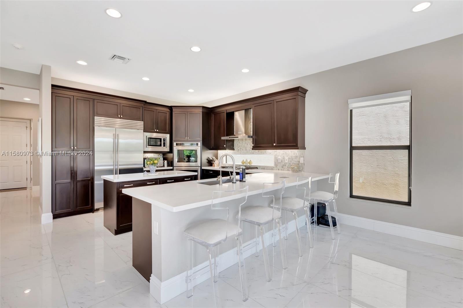 9331 Eden Roc Ct