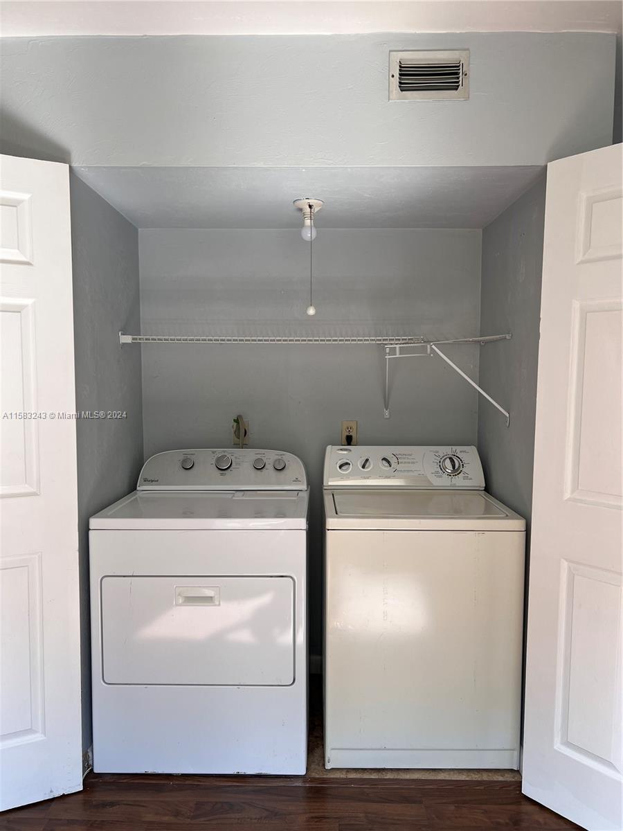 2300 SW 43rd # Q4