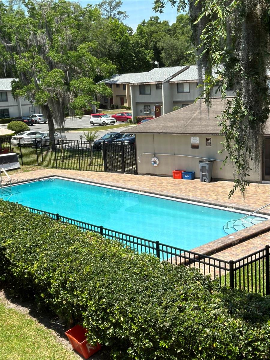 2300 SW 43rd # Q4
