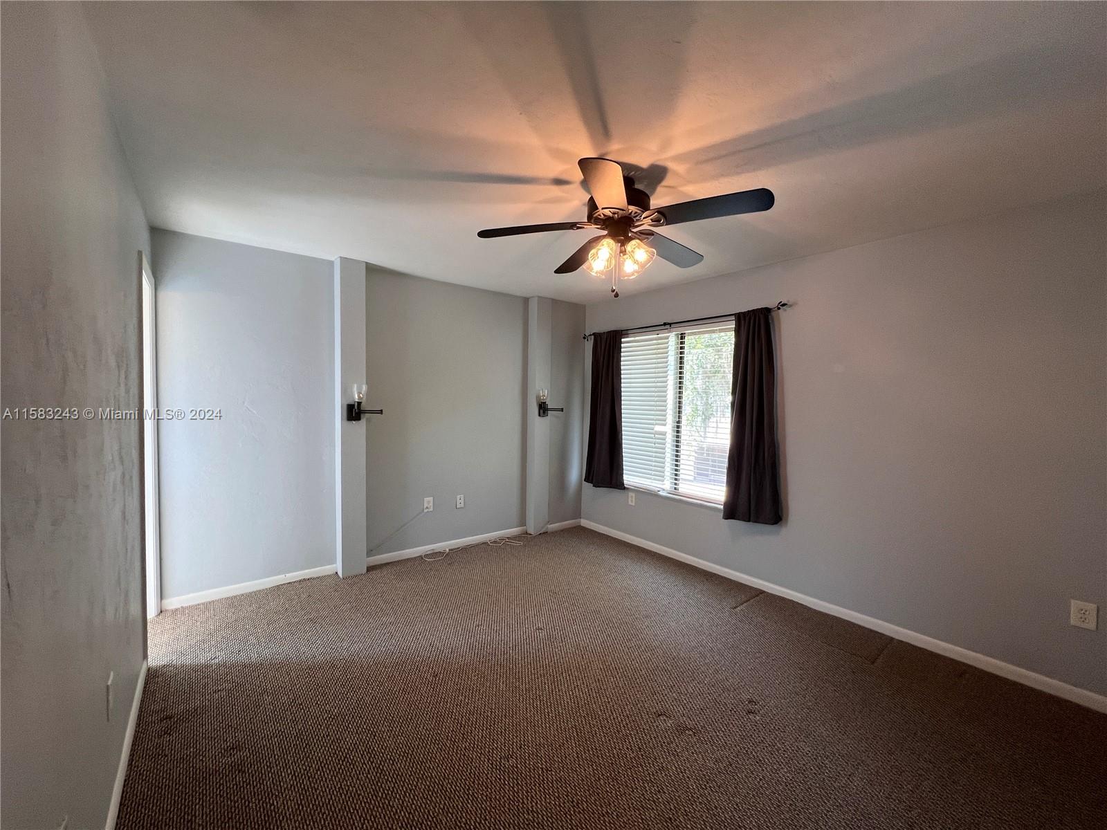 2300 SW 43rd # Q4