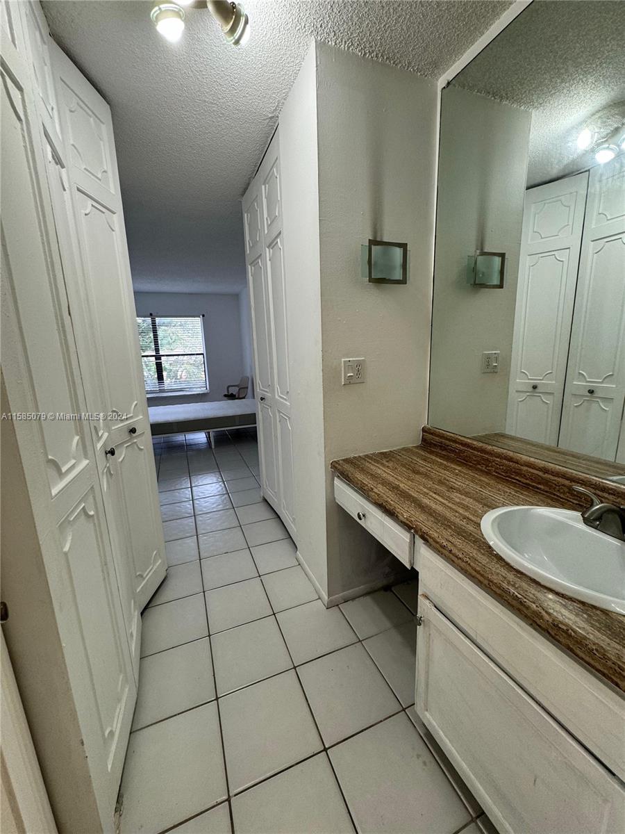 3730 Inverrary Dr # 3E