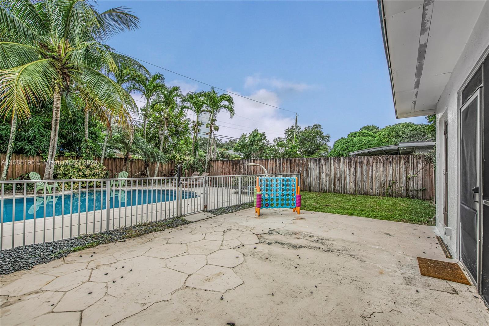 716 SW 14th Ct
