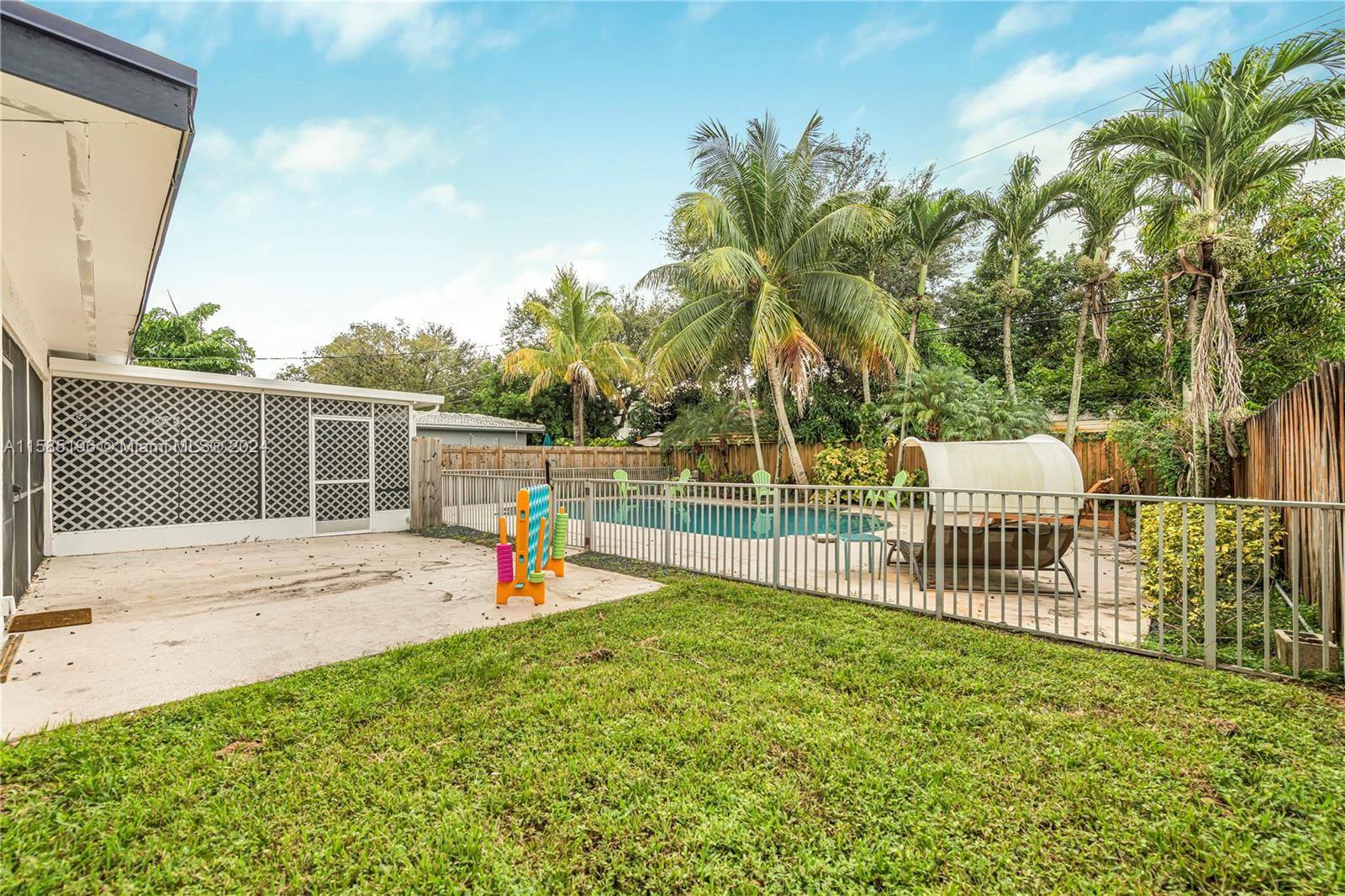 716 SW 14th Ct