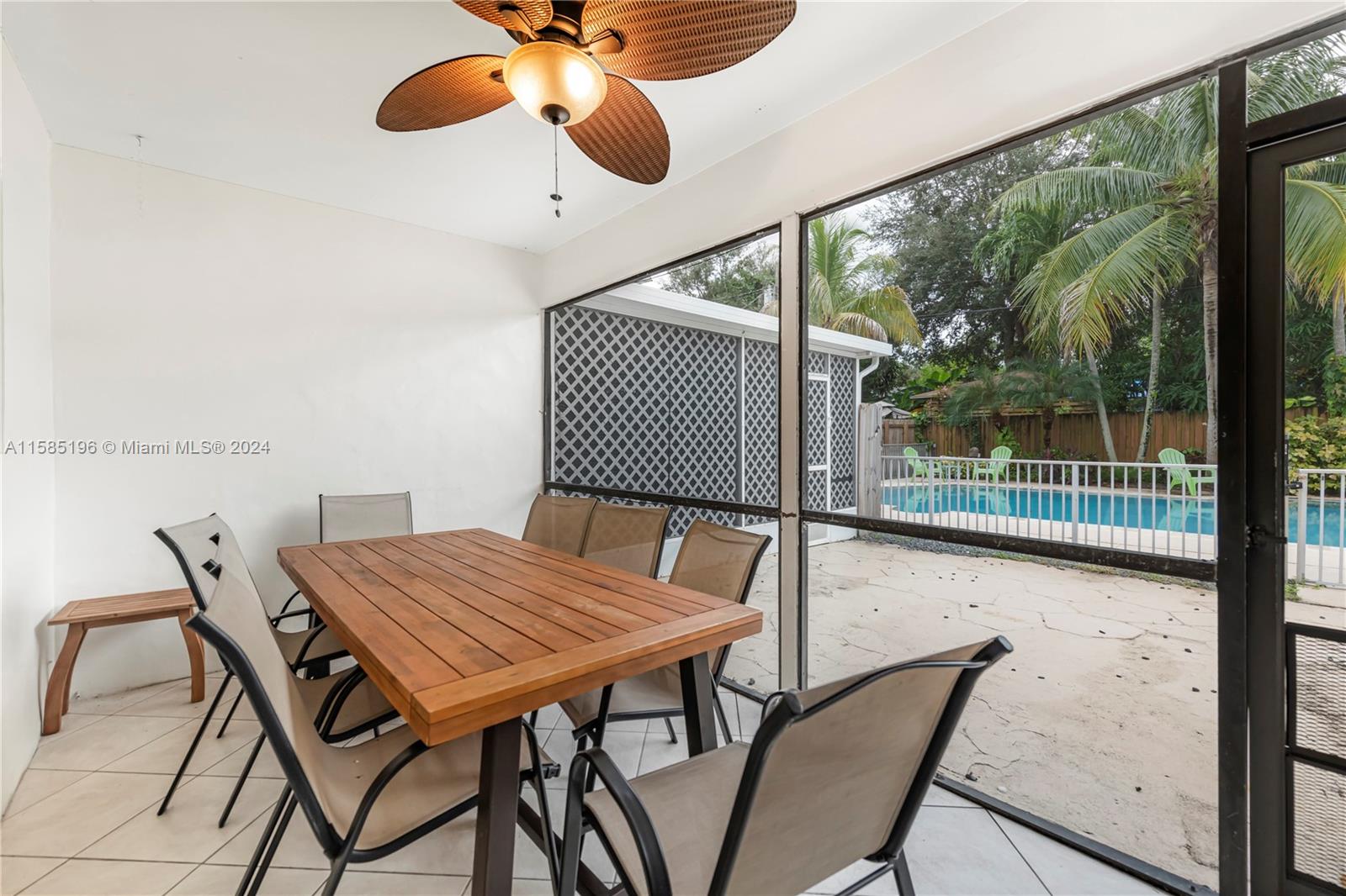 716 SW 14th Ct