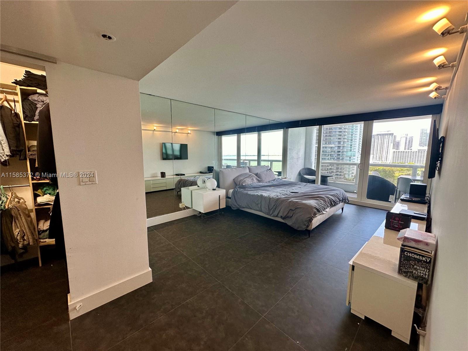 1717 N Bayshore Dr # 1536 Unit: A-1536