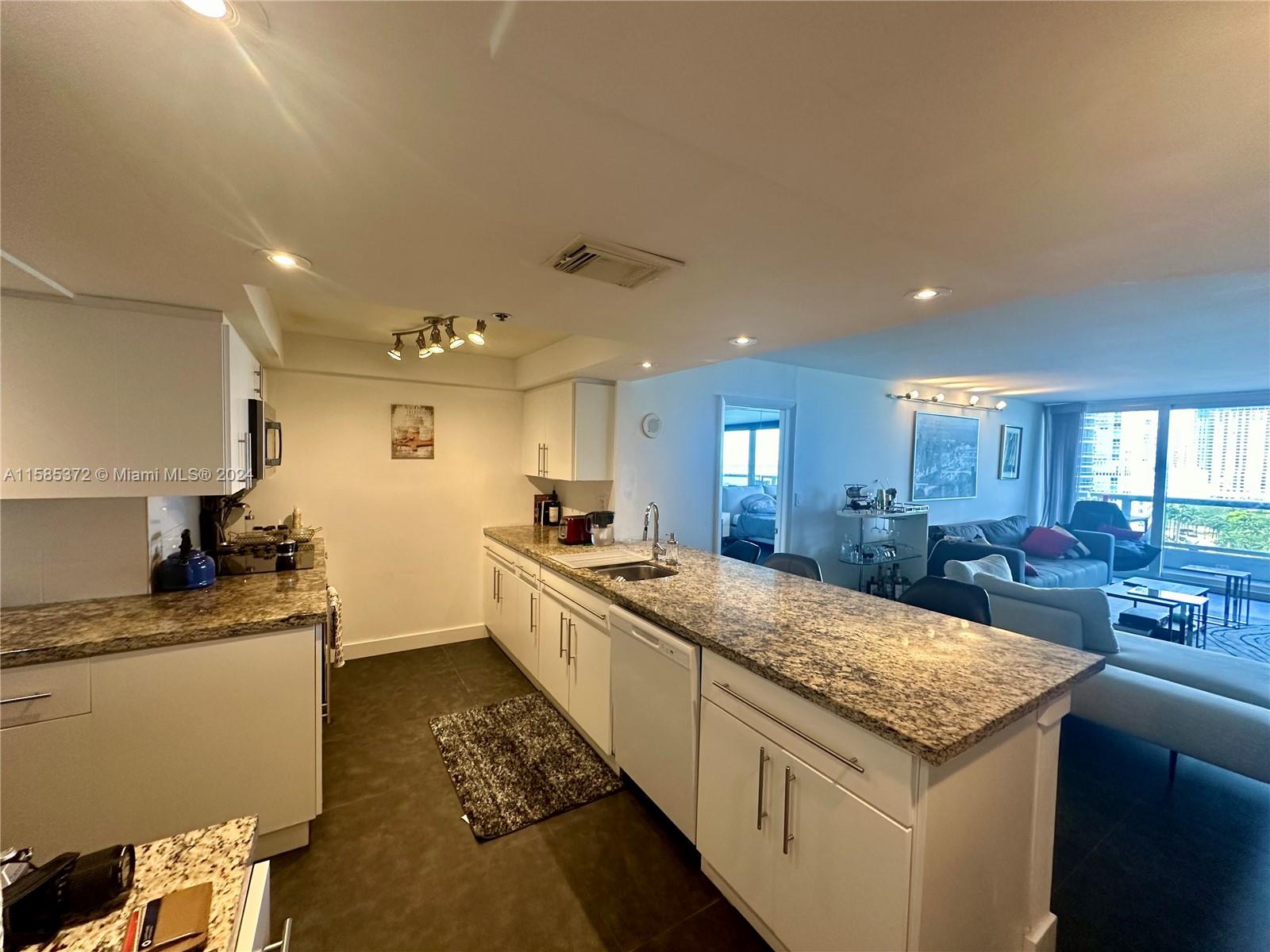 1717 N Bayshore Dr # 1536 Unit: A-1536